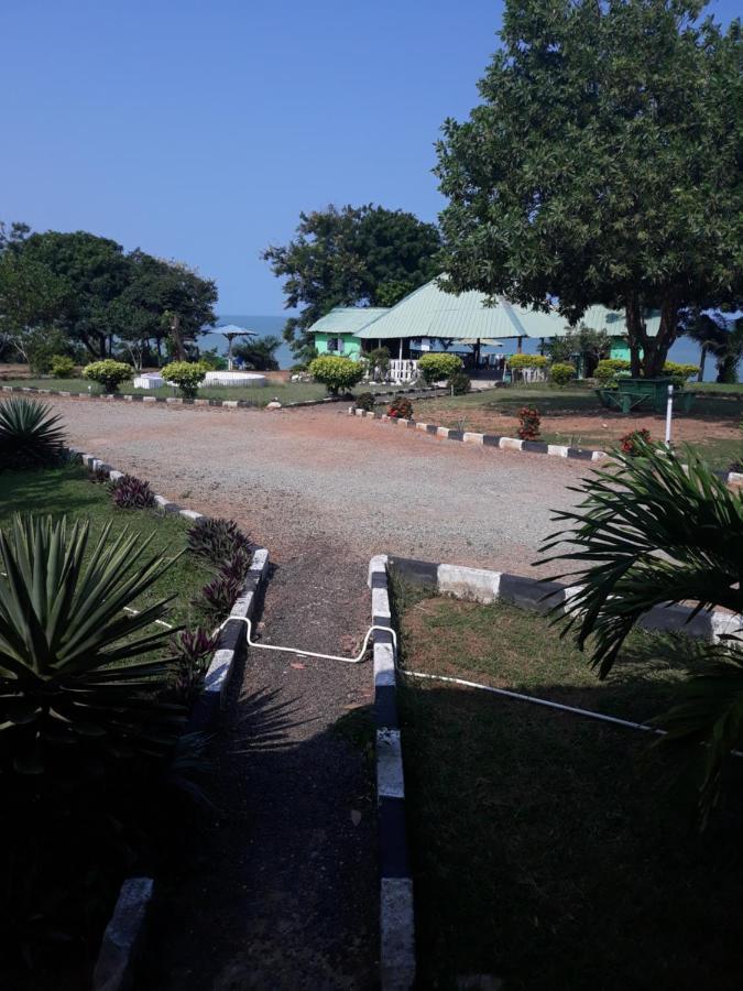Abuesi Beach Resort Sekondi-Takoradi Exteriör bild