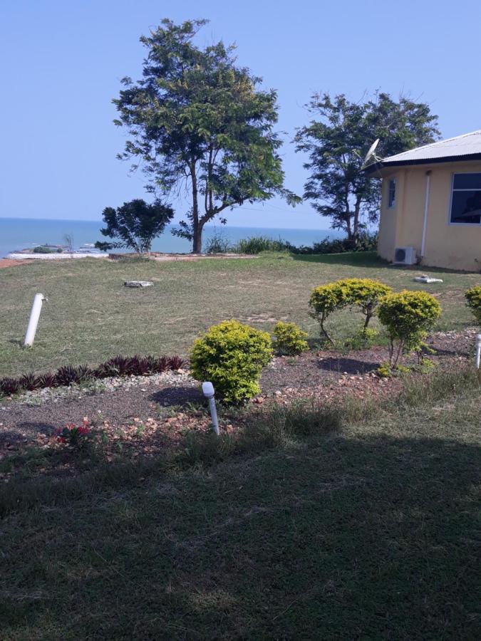 Abuesi Beach Resort Sekondi-Takoradi Exteriör bild