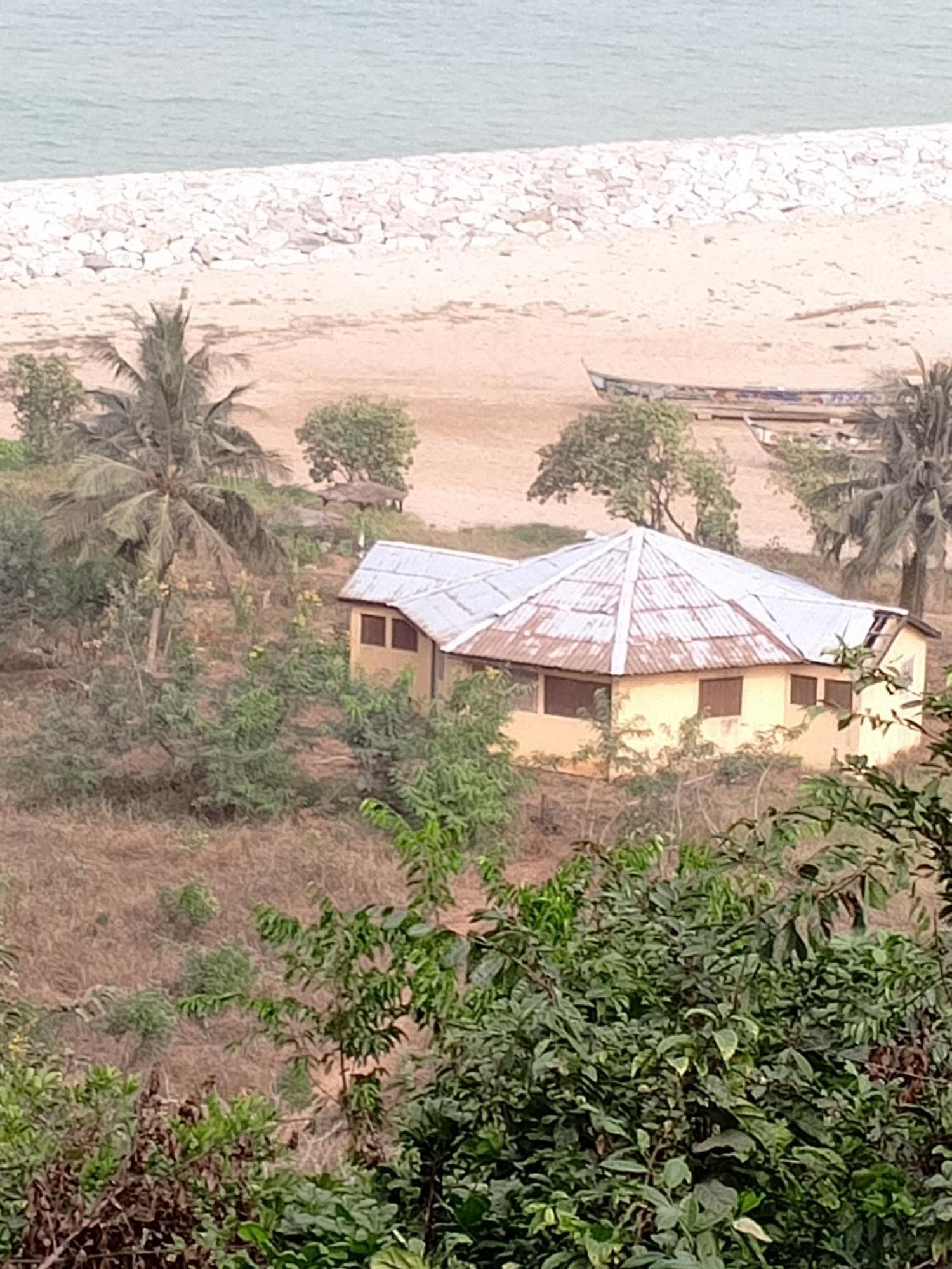 Abuesi Beach Resort Sekondi-Takoradi Exteriör bild