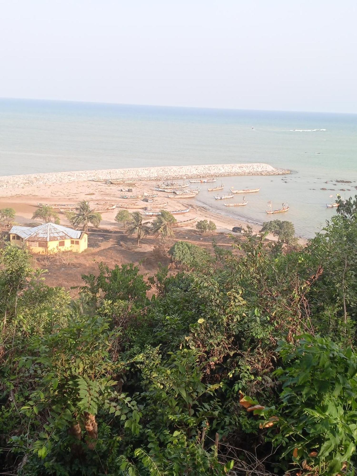 Abuesi Beach Resort Sekondi-Takoradi Exteriör bild