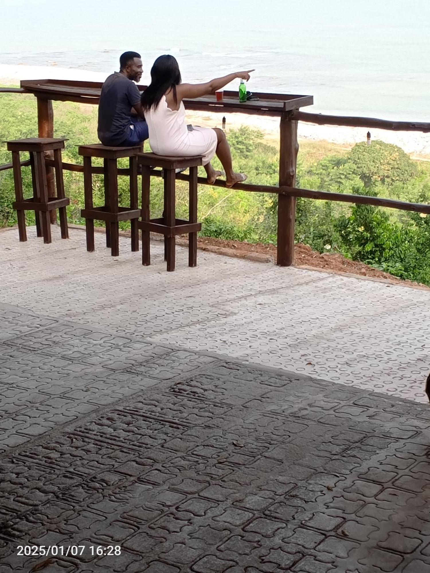 Abuesi Beach Resort Sekondi-Takoradi Exteriör bild