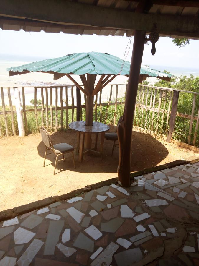 Abuesi Beach Resort Sekondi-Takoradi Exteriör bild